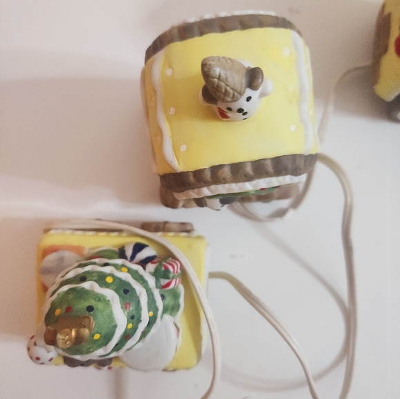 Vintage Delectable Gingerbread Train Night Light Set in Box - Picture 13 of 13